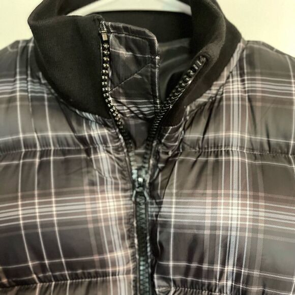 Gap Black and White Plaid Puffer Bomber Jacket.Size M - Picture 9 of 16